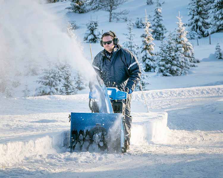  Choose the Right Snow Thrower