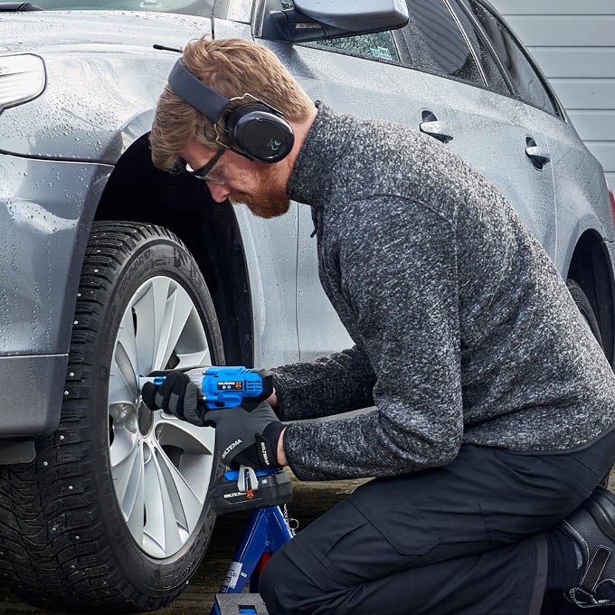 Everything you need to know about changing car tyres