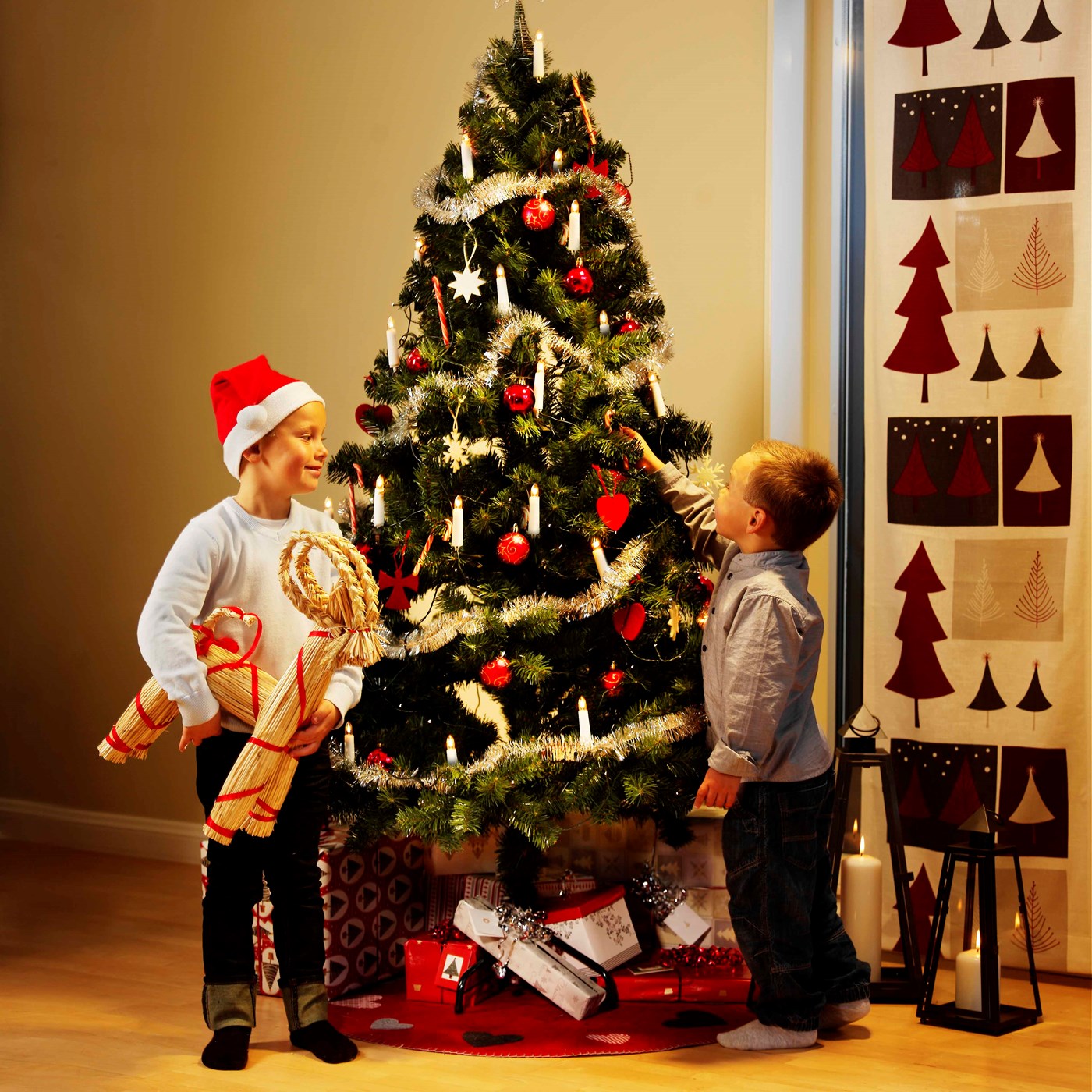 Køb et kunstigt juletræ!